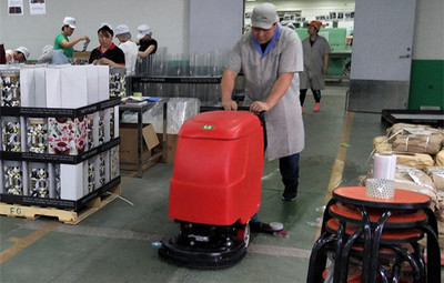 工廠車間全自動洗地機(jī) 提升清潔效率，優(yōu)化人力資源